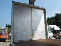 三菱ふそうキャンターアルミウイング小型（2t・3t）[写真10]