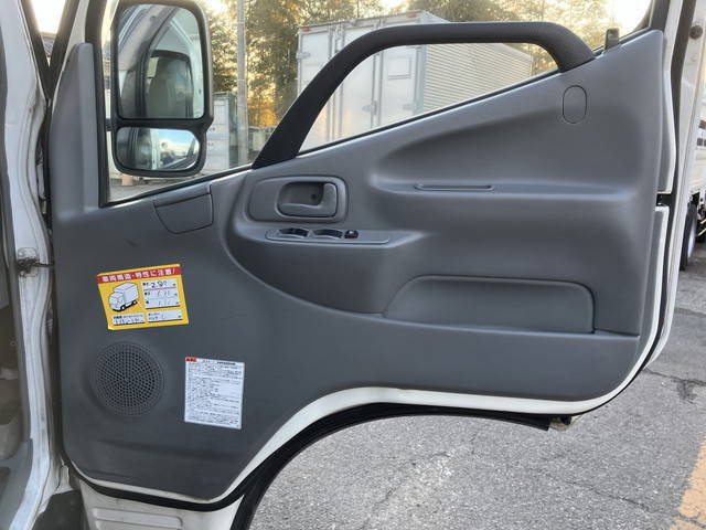 日野デュトロ冷凍車（冷蔵車）小型（2t・3t）[写真29]