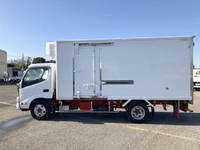 日野デュトロ冷凍車（冷蔵車）小型（2t・3t）[写真05]