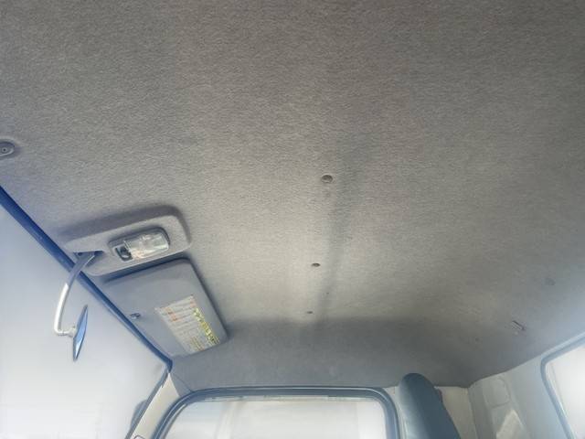 三菱ふそうキャンター平ボディ小型（2t・3t）[写真27]