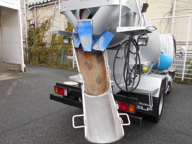 いすゞエルフミキサー車（コンクリートミキサー）小型（2t・3t）[写真12]