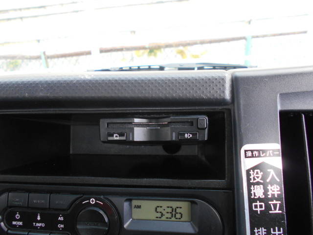 いすゞエルフミキサー車（コンクリートミキサー）小型（2t・3t）[写真33]