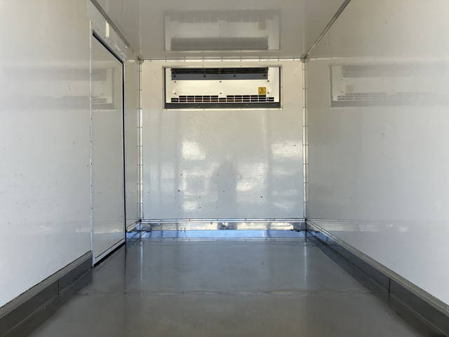 いすゞエルフ冷凍車（冷蔵車）小型（2t・3t）[写真12]