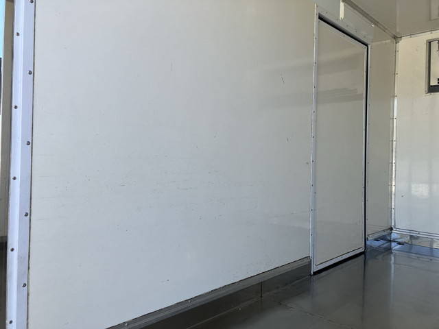 いすゞエルフ冷凍車（冷蔵車）小型（2t・3t）[写真14]