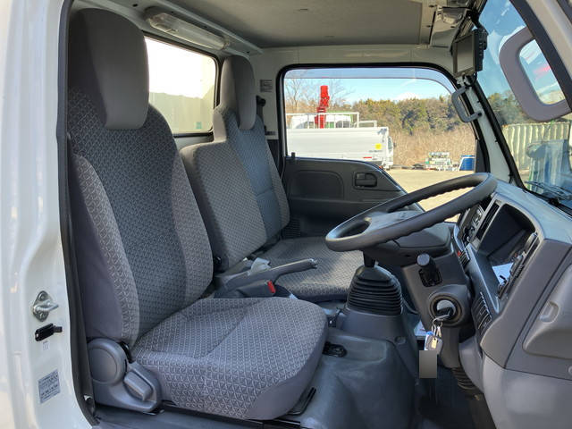 いすゞエルフ冷凍車（冷蔵車）小型（2t・3t）[写真28]