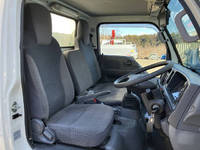 いすゞエルフ冷凍車（冷蔵車）小型（2t・3t）[写真28]