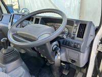 いすゞエルフ冷凍車（冷蔵車）小型（2t・3t）[写真29]