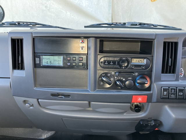 いすゞエルフ冷凍車（冷蔵車）小型（2t・3t）[写真32]