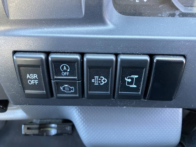 いすゞエルフ冷凍車（冷蔵車）小型（2t・3t）[写真34]