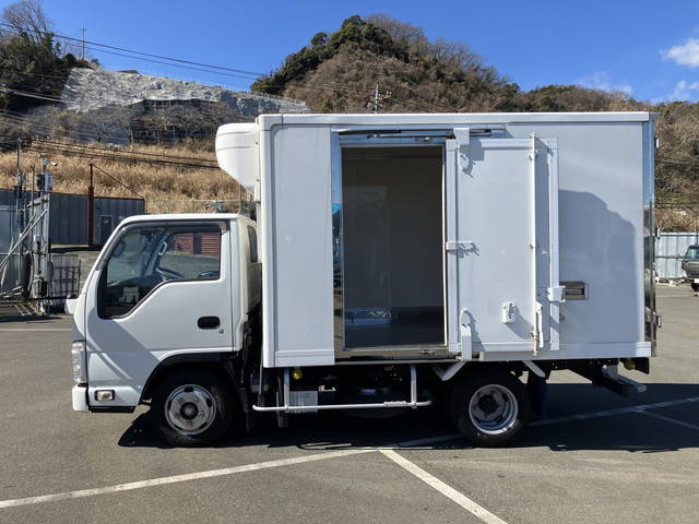 いすゞエルフ冷凍車（冷蔵車）小型（2t・3t）[写真06]