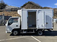 いすゞエルフ冷凍車（冷蔵車）小型（2t・3t）[写真06]