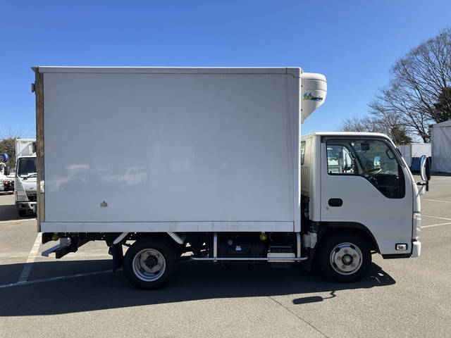 いすゞエルフ冷凍車（冷蔵車）小型（2t・3t）[写真07]