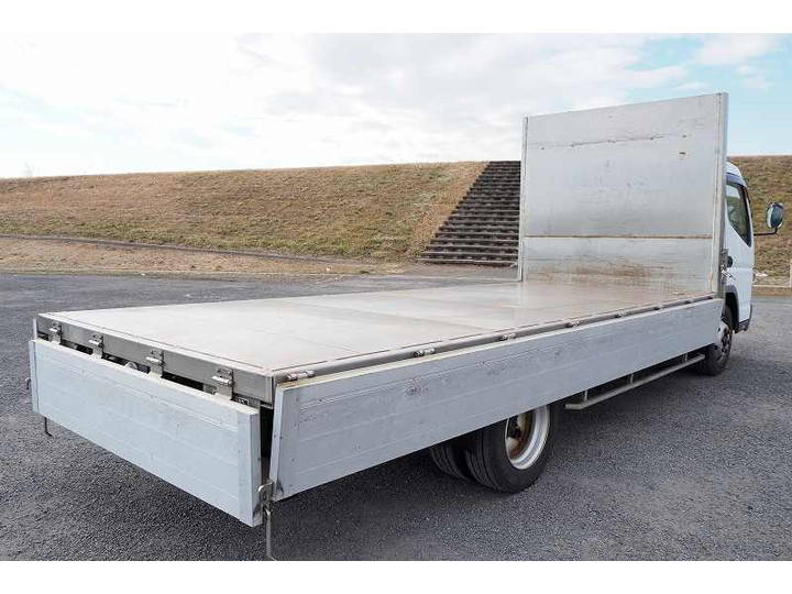 三菱ふそうキャンターアルミブロック小型（2t・3t）[写真10]