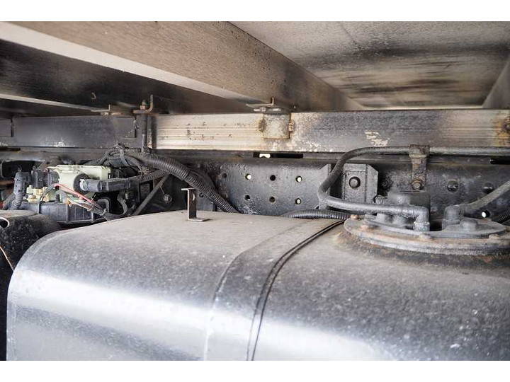 三菱ふそうキャンターアルミブロック小型（2t・3t）[写真17]