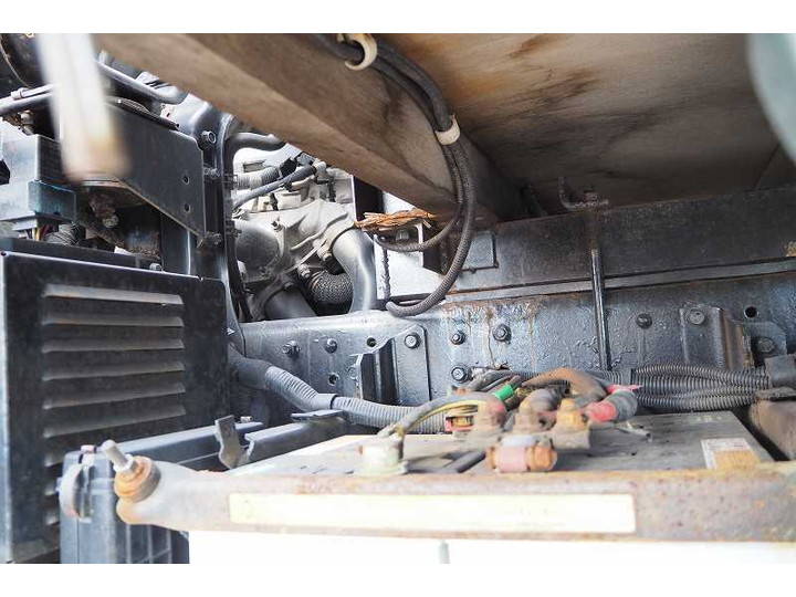 三菱ふそうキャンターアルミブロック小型（2t・3t）[写真23]