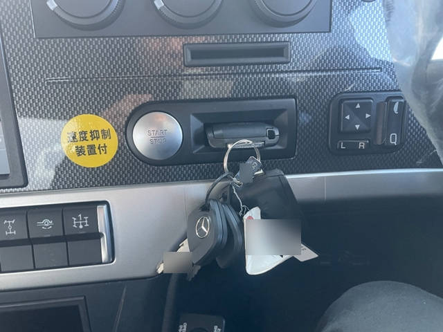 三菱ふそうスーパーグレートダンプ大型（10t）[写真30]