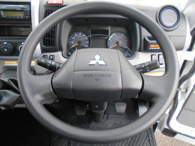 三菱ふそうキャンタークレーン5段小型（2t・3t）[写真31]