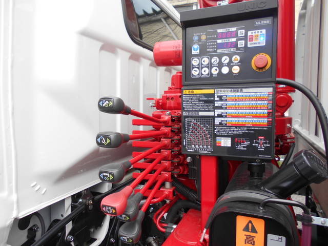 三菱ふそうキャンタークレーン5段小型（2t・3t）[写真09]