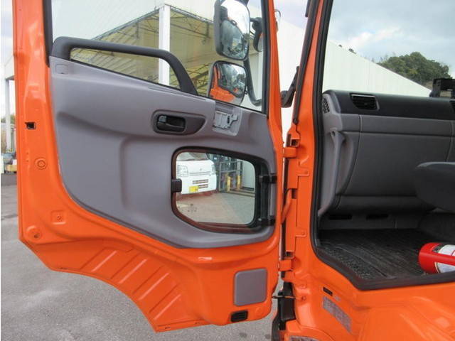 UDトラックスクオンアルミウイング大型（10t）[写真17]