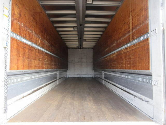 UDトラックスクオンアルミウイング大型（10t）[写真22]