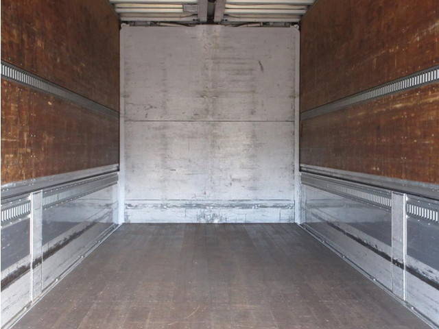 UDトラックスクオンアルミウイング大型（10t）[写真23]