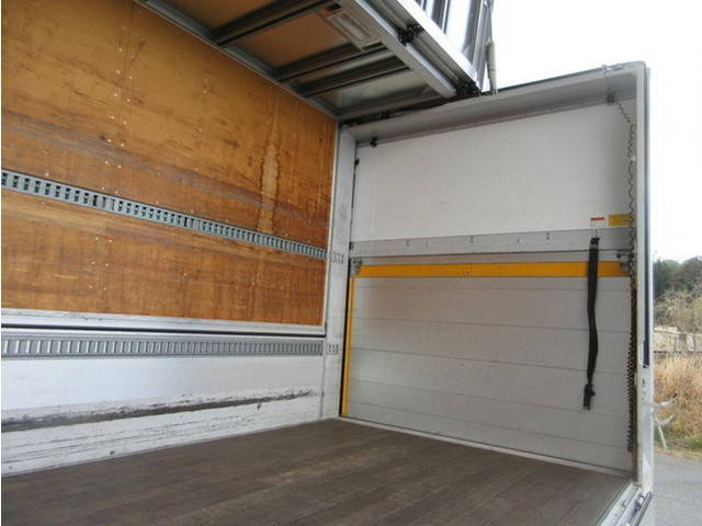 UDトラックスクオンアルミウイング大型（10t）[写真28]