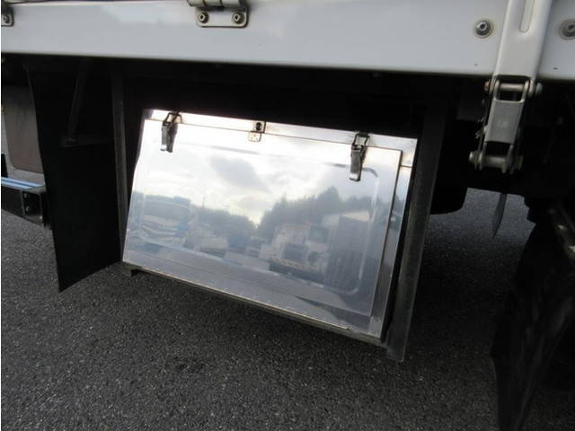 UDトラックスクオンアルミウイング大型（10t）[写真30]