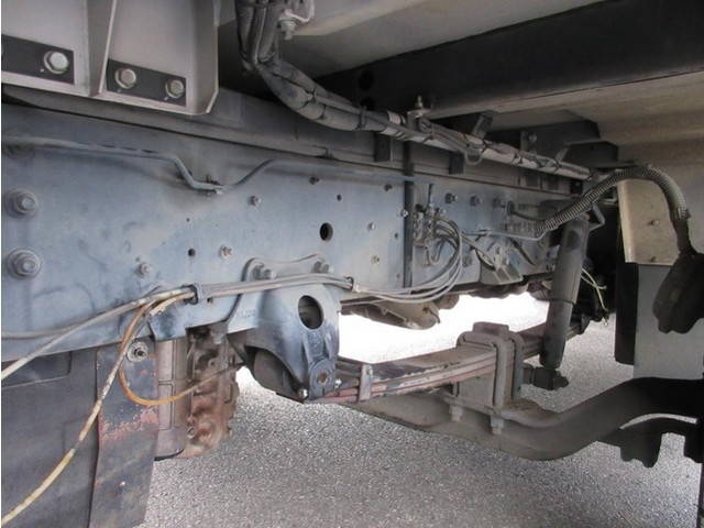 UDトラックスクオンアルミウイング大型（10t）[写真33]