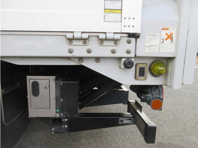 UDトラックスクオンアルミウイング大型（10t）[写真36]