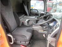 UDトラックスクオンアルミウイング大型（10t）[写真07]