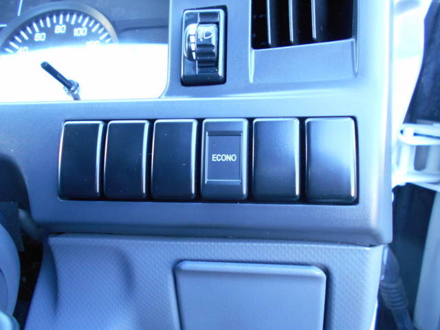 いすゞエルフ平ボディ小型（2t・3t）[写真27]