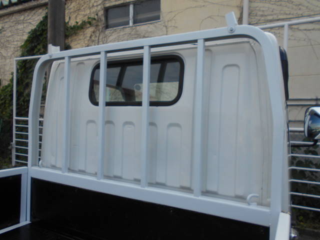 三菱ふそうキャンター平ボディ小型（2t・3t）[写真12]