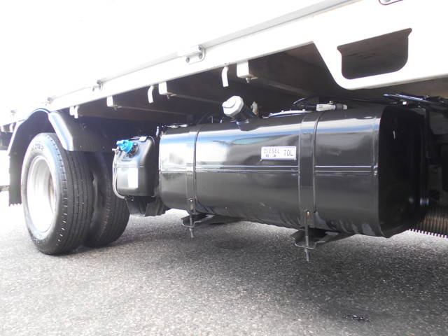 三菱ふそうキャンター平ボディ小型（2t・3t）[写真17]