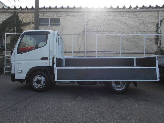 三菱ふそうキャンター平ボディ小型（2t・3t）[写真05]