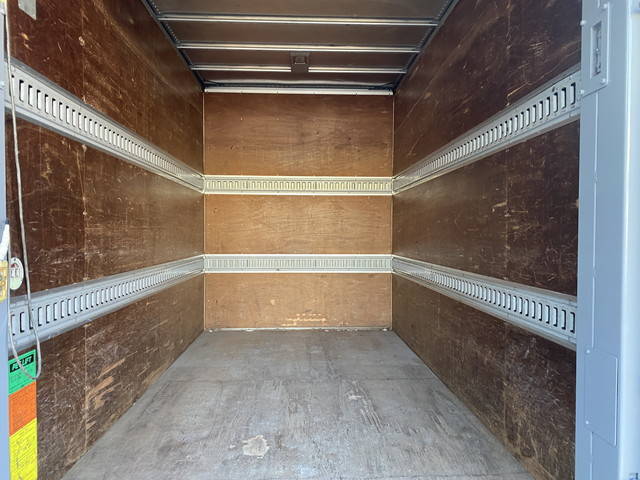 いすゞエルフアルミバン小型（2t・3t）[写真11]