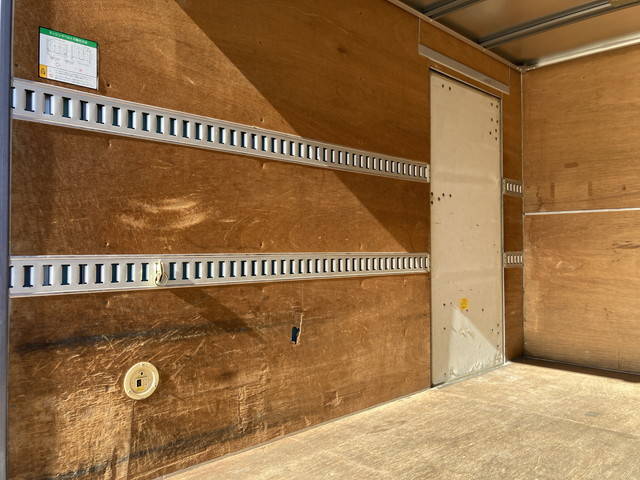 いすゞエルフパネルバン小型（2t・3t）[写真14]