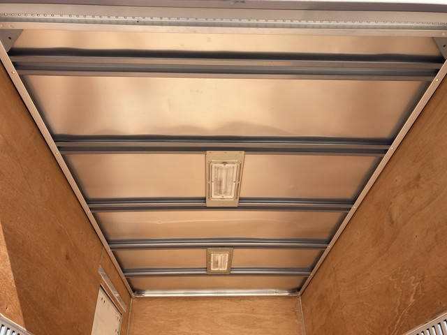 いすゞエルフパネルバン小型（2t・3t）[写真16]