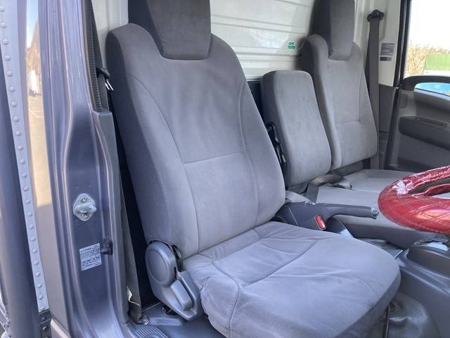 いすゞエルフパネルバン小型（2t・3t）[写真30]