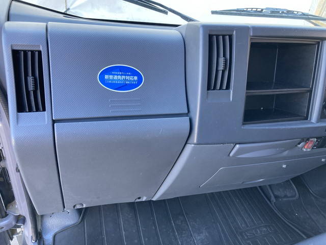 いすゞエルフパネルバン小型（2t・3t）[写真31]