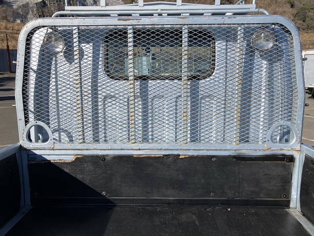 三菱ふそうキャンター平ボディ小型（2t・3t）[写真13]