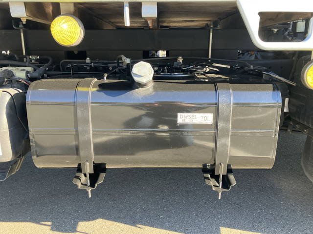 三菱ふそうキャンター平ボディ小型（2t・3t）[写真17]