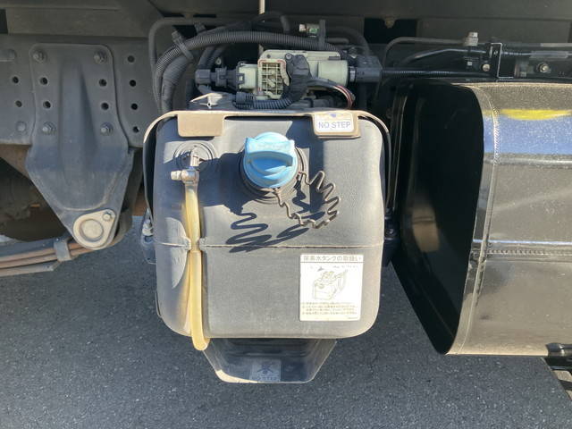 三菱ふそうキャンター平ボディ小型（2t・3t）[写真18]