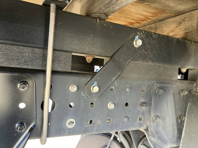 三菱ふそうキャンター平ボディ小型（2t・3t）[写真22]