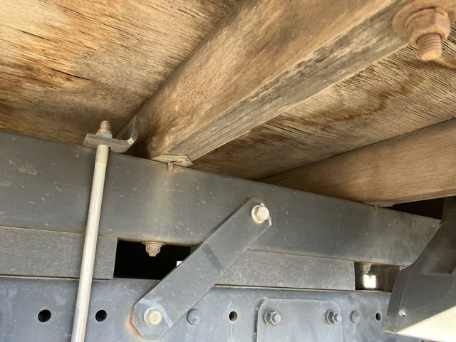 三菱ふそうキャンター平ボディ小型（2t・3t）[写真23]