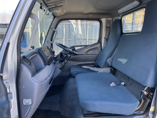 三菱ふそうキャンター平ボディ小型（2t・3t）[写真30]