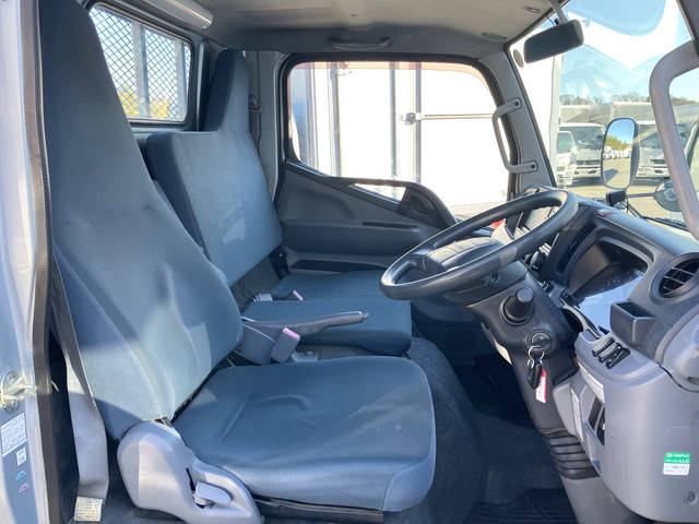 三菱ふそうキャンター平ボディ小型（2t・3t）[写真31]