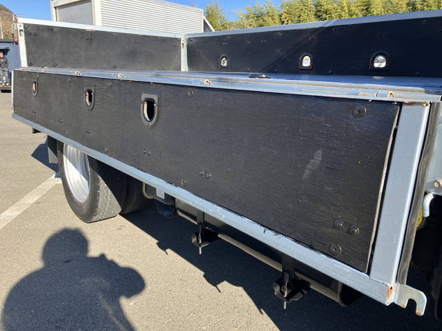 三菱ふそうキャンター平ボディ小型（2t・3t）[写真07]