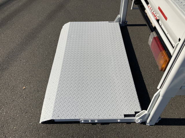 日野デュトロ平ボディ小型（2t・3t）[写真15]