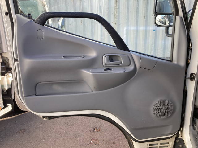 日野デュトロ平ボディ小型（2t・3t）[写真29]