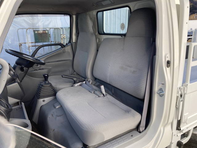 日野デュトロ平ボディ小型（2t・3t）[写真31]